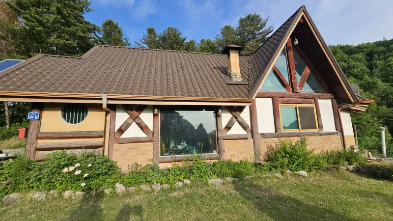 [Chuncheon] Two-story log cabin with a lawn and good mountain view 26