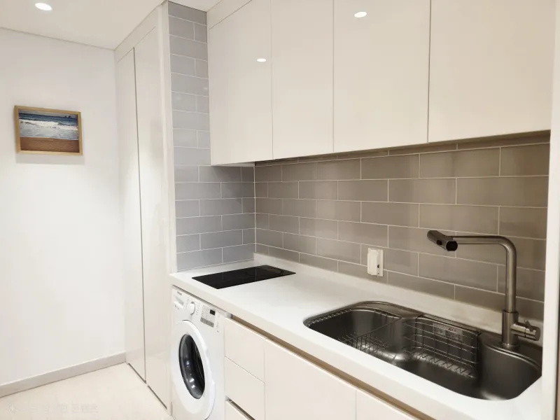[Gwangjin, Seoul] 5th floor of an officetel, 8-minute walk from Dongseoul Terminal (Gangbyeon Station) on Line 2, Guui. 16