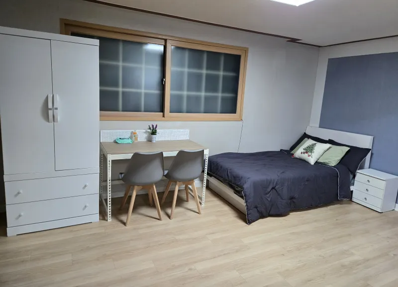 [Seo-gu, Daejeon] Spacious room with open floor plan/Business trip/Full options 4