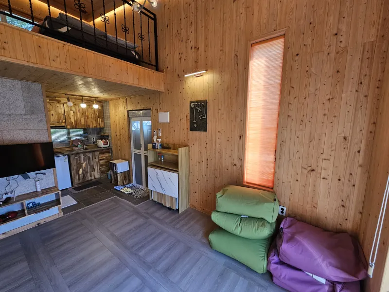 [Jinju] Hyureusae is a private detached house with a 2-story interior duplex structure. 4