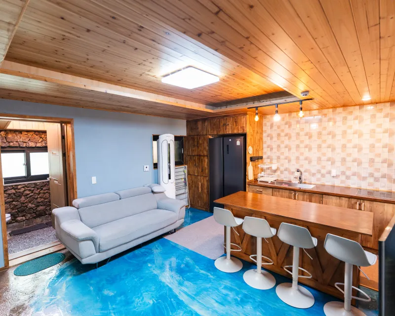 [Hangyeong, Jeju][Hangyeong-myeon, Jeju] Noeuldam Building D, Hallasan Mountain view, beautiful sunsets and charming stone walls near Chagwido 18
