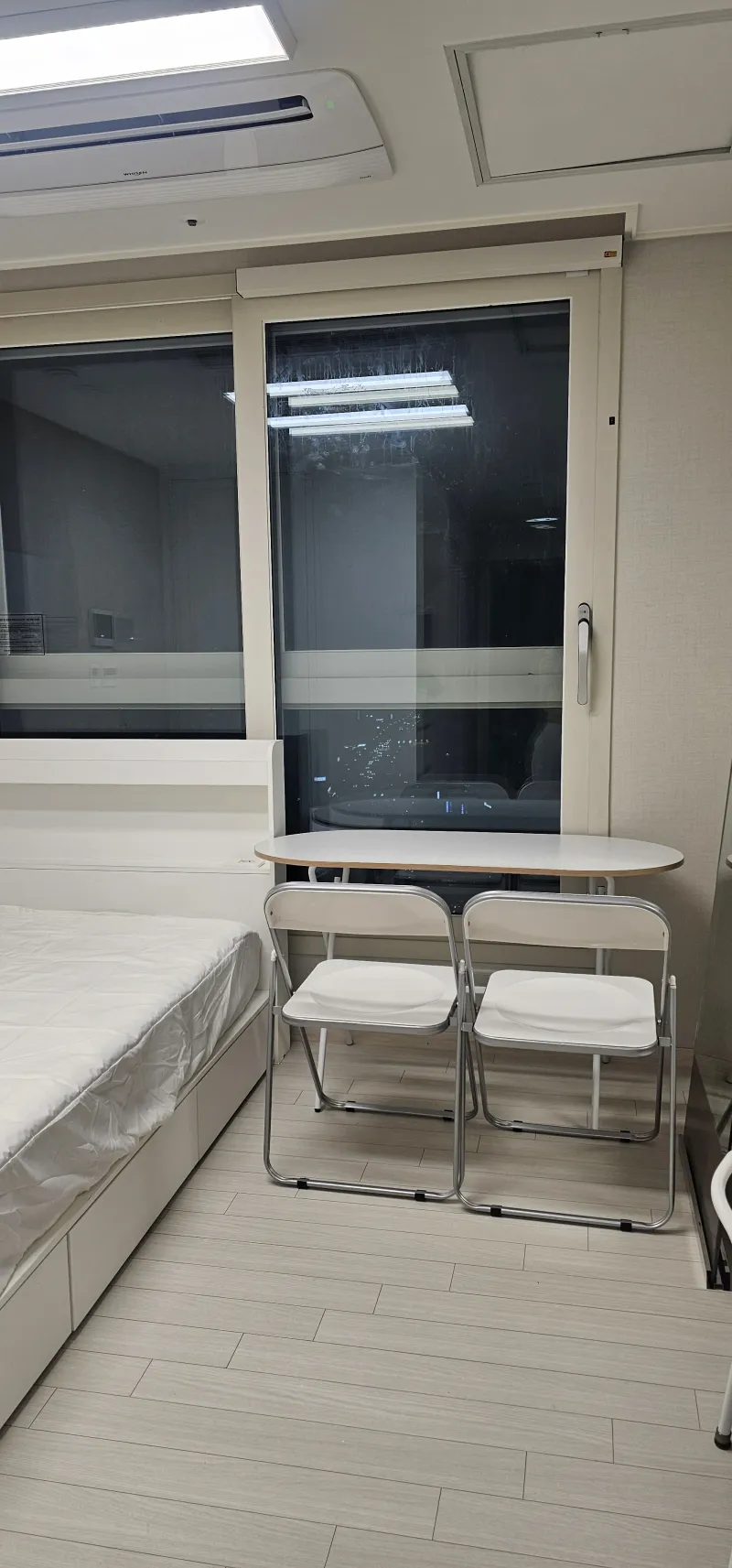 [Bucheon] 1-minute walk from Sinjungdong Station, free parking available 10