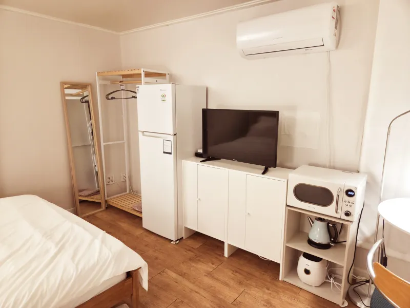 [Jongno, Seoul] 5 min from Seoul National University Hospital / 1 min from Hyehwa Station / 70,000 KRW discount for move-in within 2 days / 50,000 KRW discount for move-in within 7 days / Unit 5 3