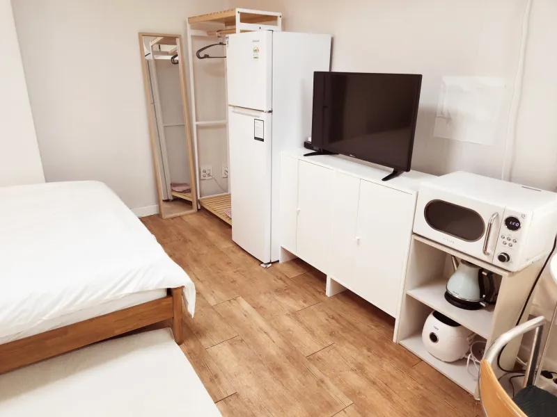 [Jongno, Seoul] 5 min from Seoul National University Hospital / 1 min from Hyehwa Station / 70,000 KRW discount for move-in within 2 days / 50,000 KRW discount for move-in within 7 days / Unit 5 25