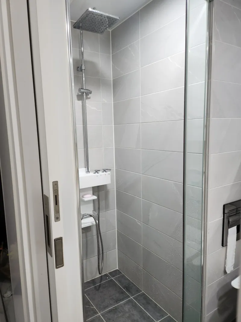 [Suyeong, Busan] Gwangalli Ocean View / 1 Minute from Beach / Right Next to Minlak The Market / Like New 8