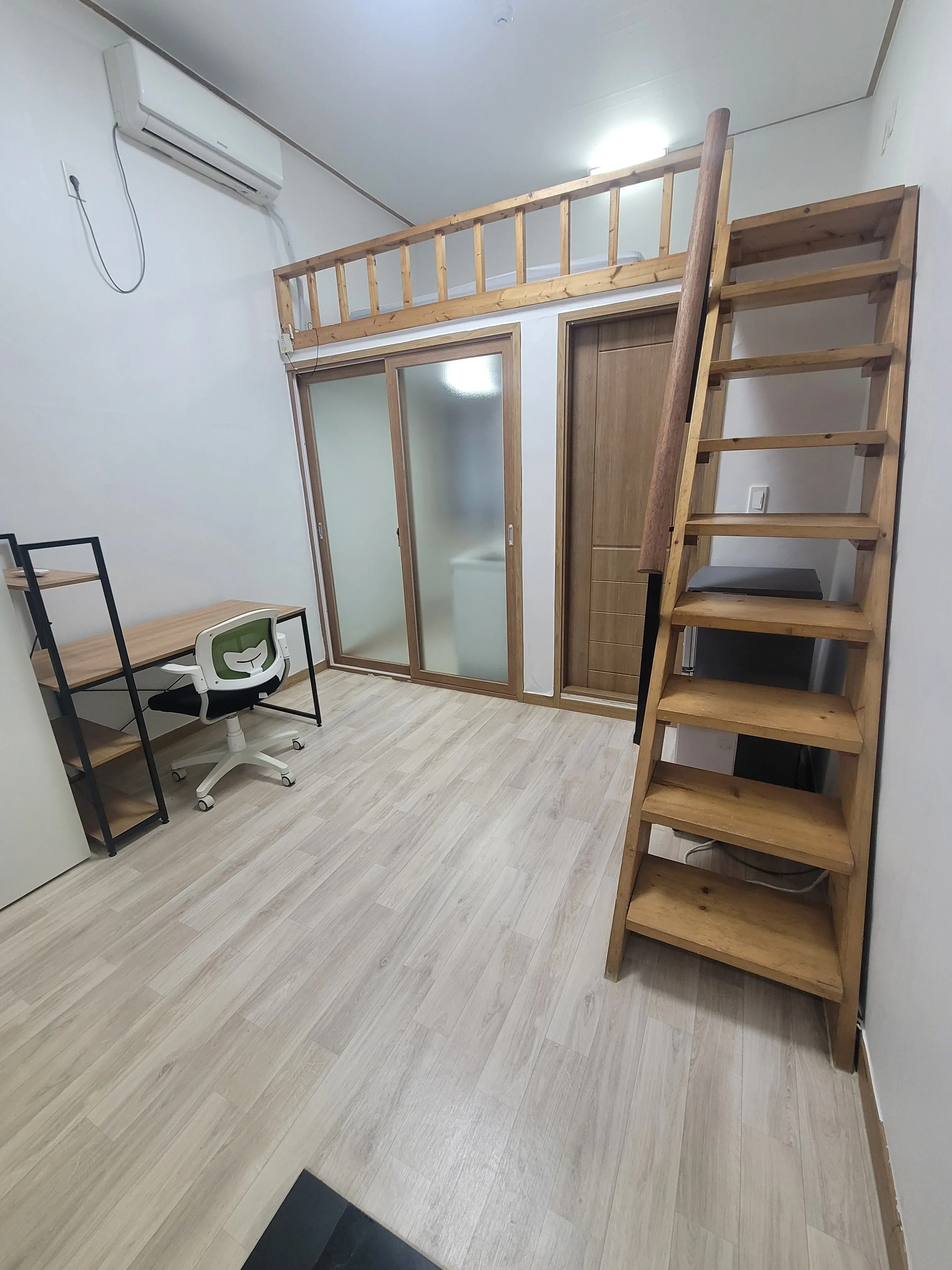 Studio in Chuncheon, Gangwon — 17m², sleeps 1, 1 bath