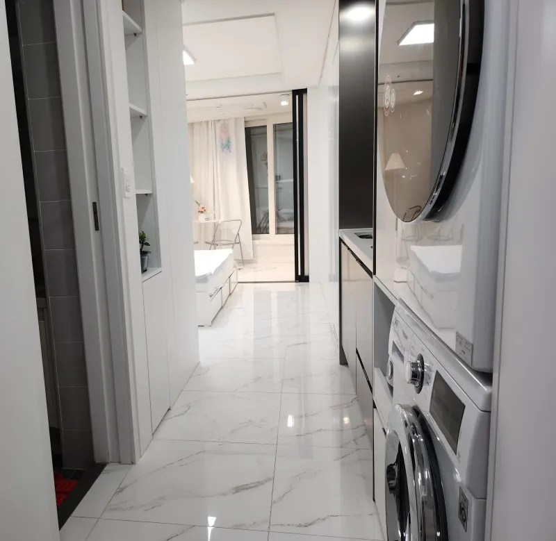 [Suyeong, Busan] Gwangalli Ocean View / 1 Minute from Beach / Right Next to Minlak The Market / Like New 9
