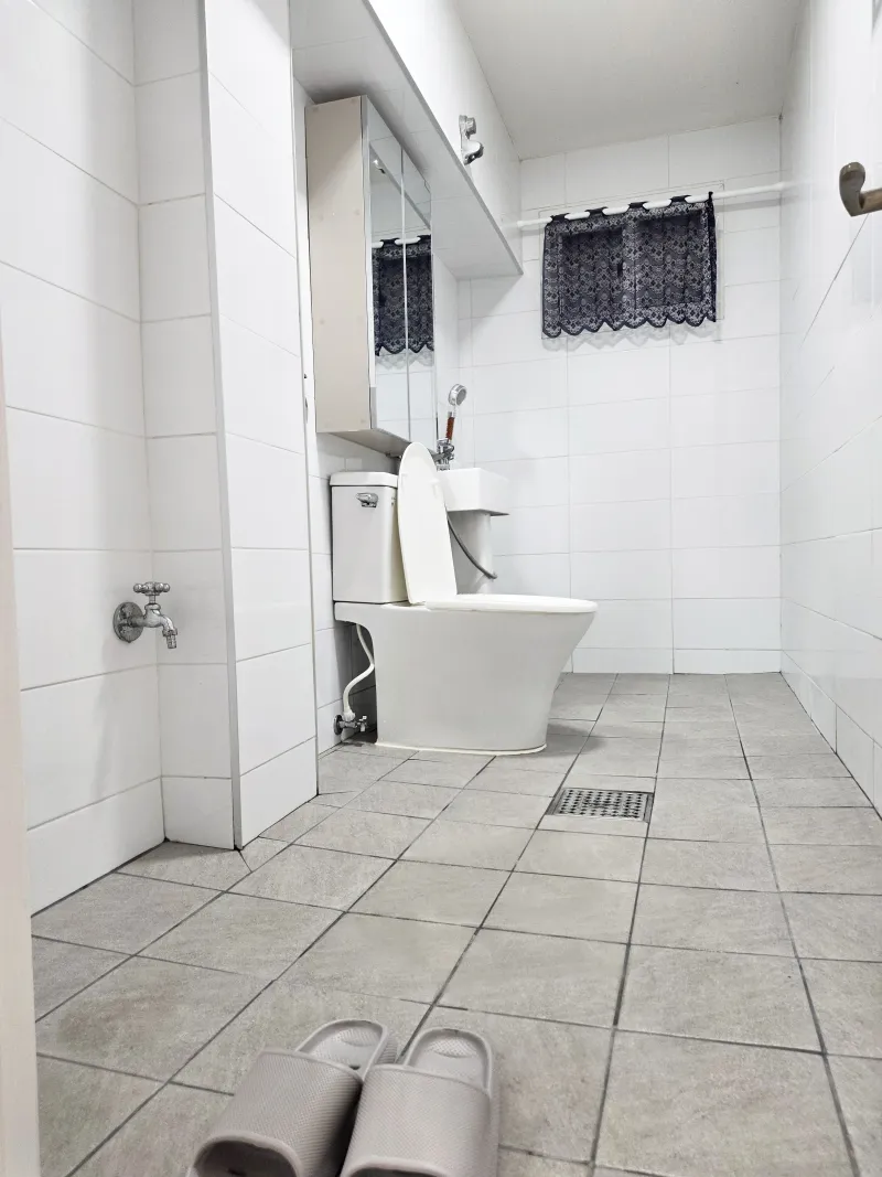 [Yeongdeungpo, Seoul][Mapo, Seoul] Clean 5-person room, 20 minutes from Hongdae, 5 minutes from Daerim Station 6