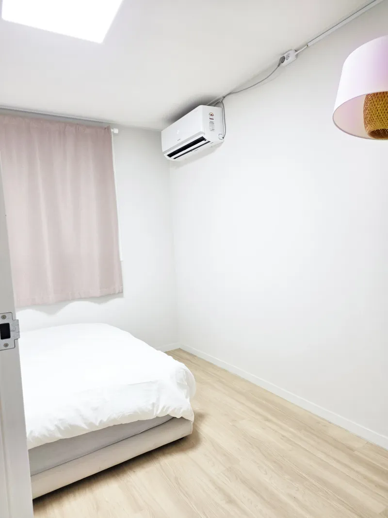 [Yeongdeungpo, Seoul][Mapo, Seoul] Clean 5-person room, 20 minutes from Hongdae, 5 minutes from Daerim Station 5