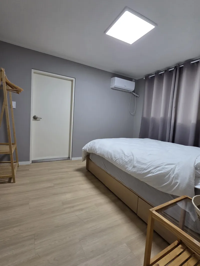 [Yeongdeungpo, Seoul][Mapo, Seoul] Clean 5-person room, 20 minutes from Hongdae, 5 minutes from Daerim Station 3