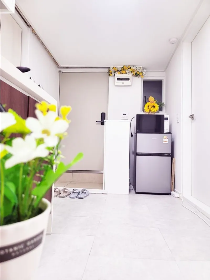 [Yeongdeungpo, Seoul][Yeongdeungpo-gu, Seoul] 5 mins from Daerim Station, 20 mins from Hongdae, clean 2-room 4-person rooms 15