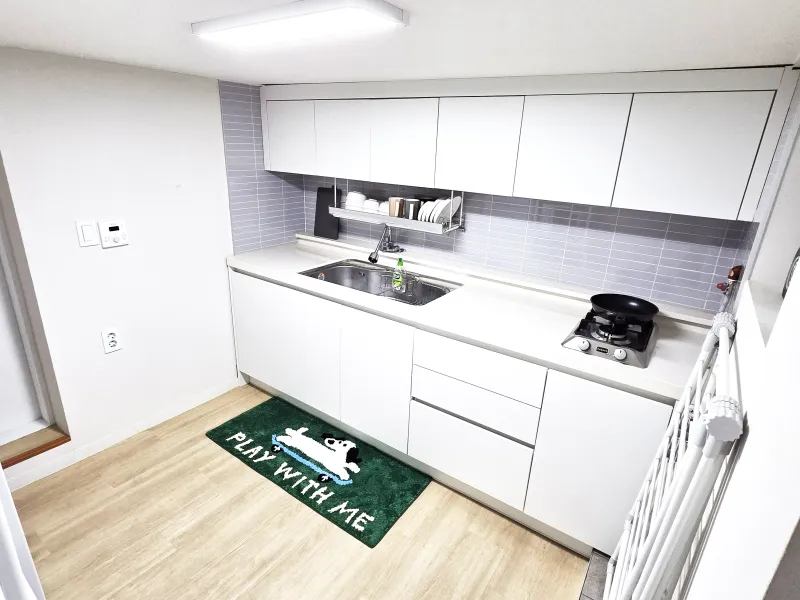[Yeongdeungpo, Seoul][Mapo, Seoul] Clean 5-person room, 20 minutes from Hongdae, 5 minutes from Daerim Station 14