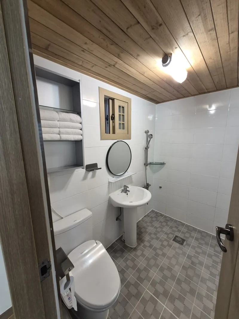 [Hallim, Jeju][Jeju Hyeopjae] Healing Pension Filled with the Scent of Pine Forest #PetFriendly (Building A, 1st Floor / Two-Room) 10