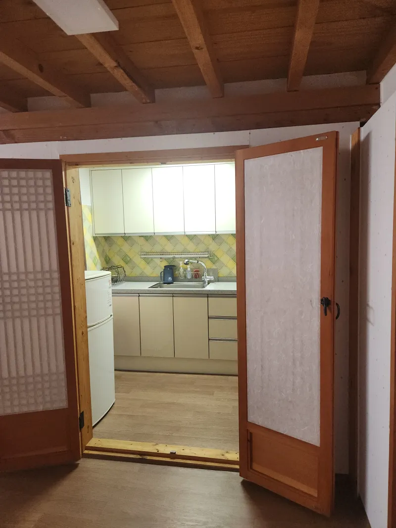 [Buan] hanok_1901 Large guest house with a main hall and attic 13