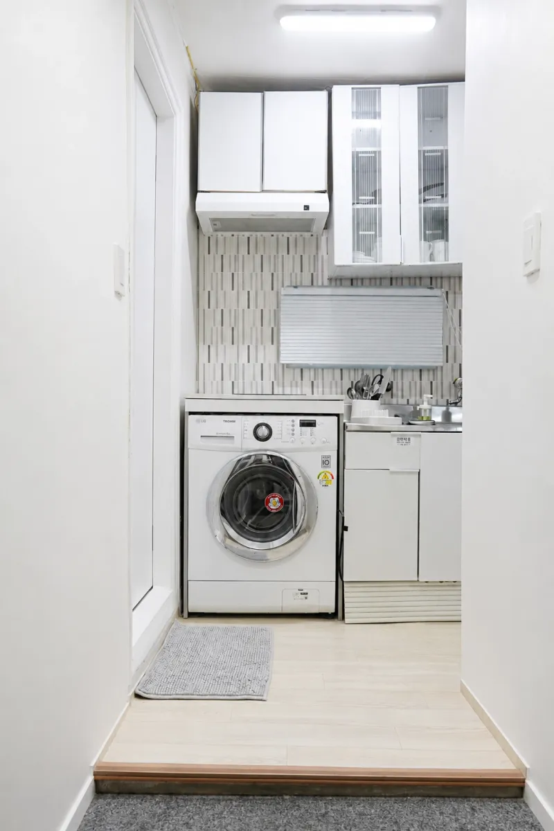 [Jongno, Seoul] Spacious detached house in a prime location, 2 minutes from Sinseol-dong Station, children welcome 24