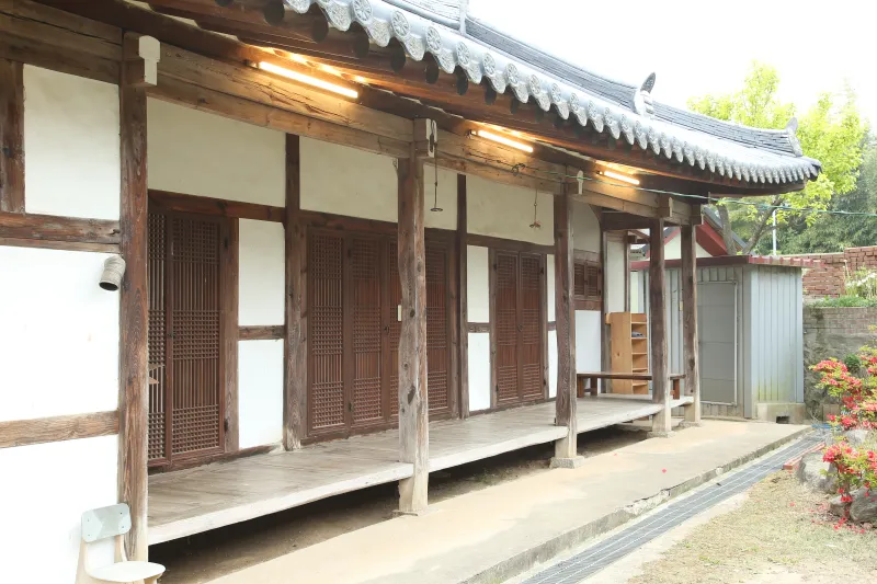 [Buan] hanok_1901 Large guest house with a main hall and attic 20