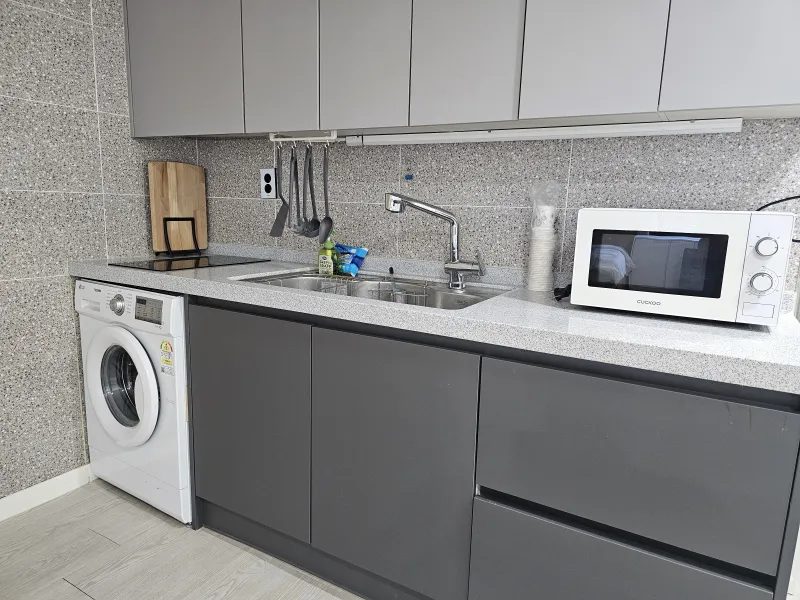 [Yeongdeungpo, Seoul] West Yeouido Clean YS Modern Stay 6