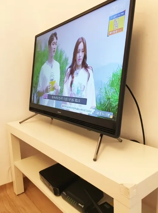 [서울 마포] 홍대 신촌/역세권 5분거리 풀옵션/2single bed 4