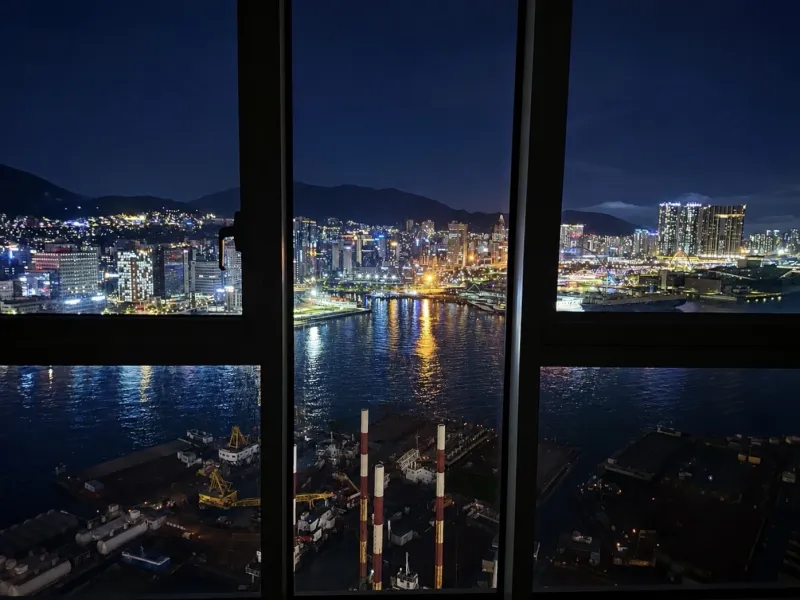 [Yeongdo, Busan][Opening Special] High-floor Ocean View, 1 Minute from Busan Station/Momos Coffee 4