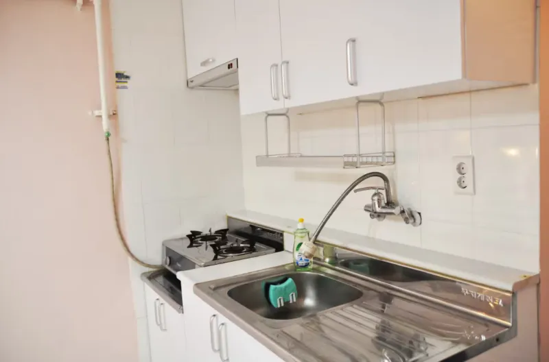 [Mapo, Seoul] Hongdae/ Sinchon / 5-minute walk from the station, fully furnished PINK 8
