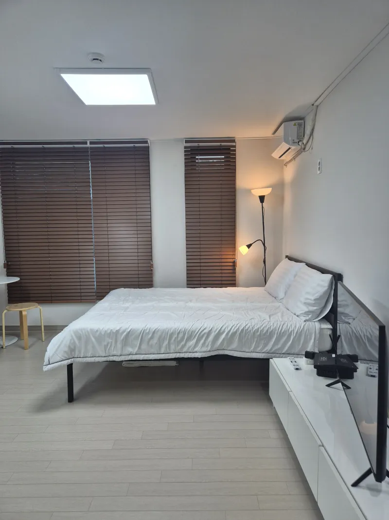 [Yongsan, Seoul] Pretty studio in a newly built building adjacent to the Haebangchon hotspot 14