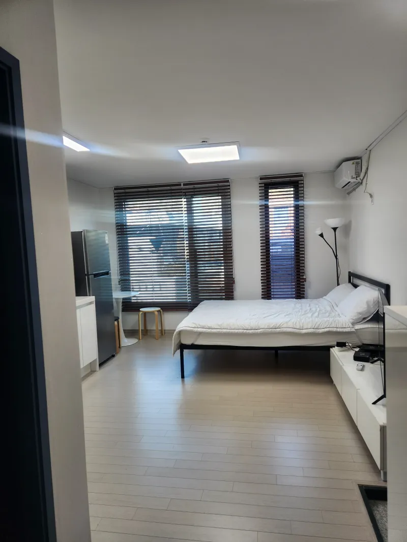 [Yongsan, Seoul] Pretty studio in a newly built building adjacent to the Haebangchon hotspot 2