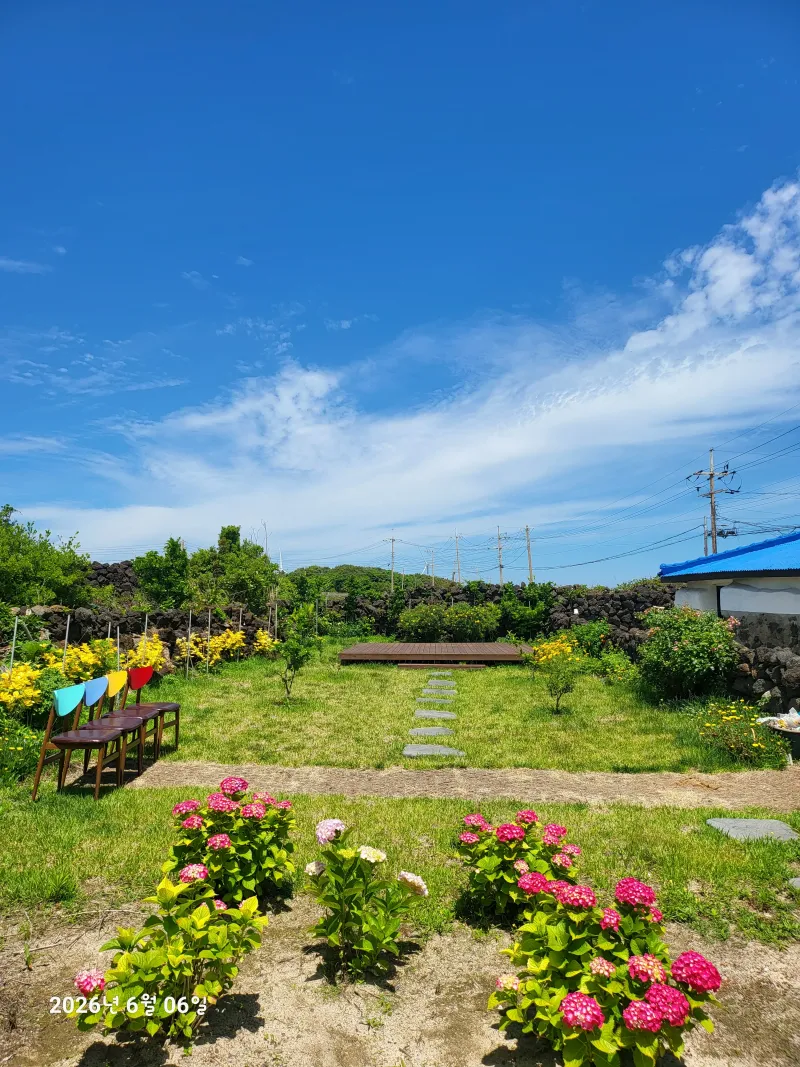 [Gujwa, Jeju] Woljeong Olle-gil Farmhouse #Wide Yard #Camping #5 Minutes to the Beach #Stone Wall #Parking Lot 19
