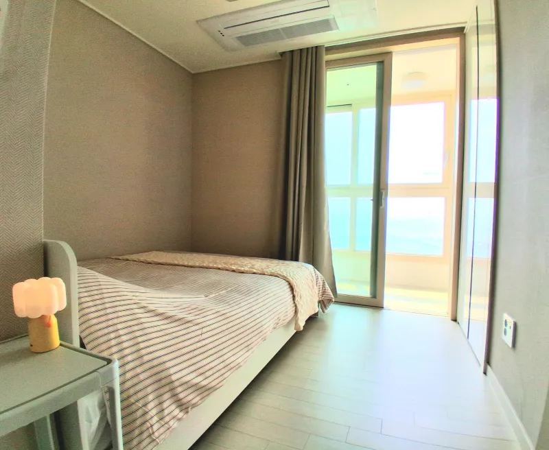 [Yeonsu, Incheon] Songdo Skyview Fully Furnished Accommodation for 8 People. 5-Minute Walk to Subway. Free Parking 6