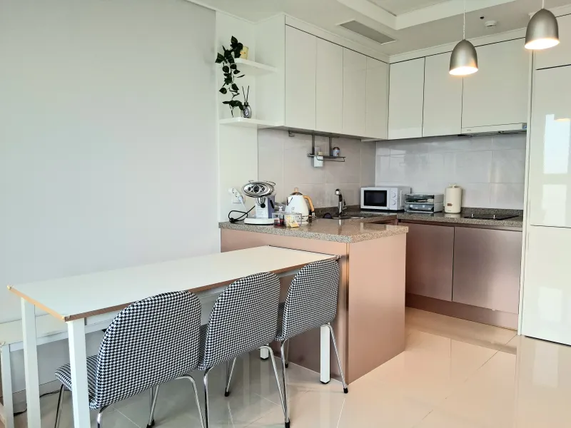 [Yeonsu, Incheon] Songdo Skyview Fully Furnished Accommodation for 8 People. 5-Minute Walk to Subway. Free Parking 12