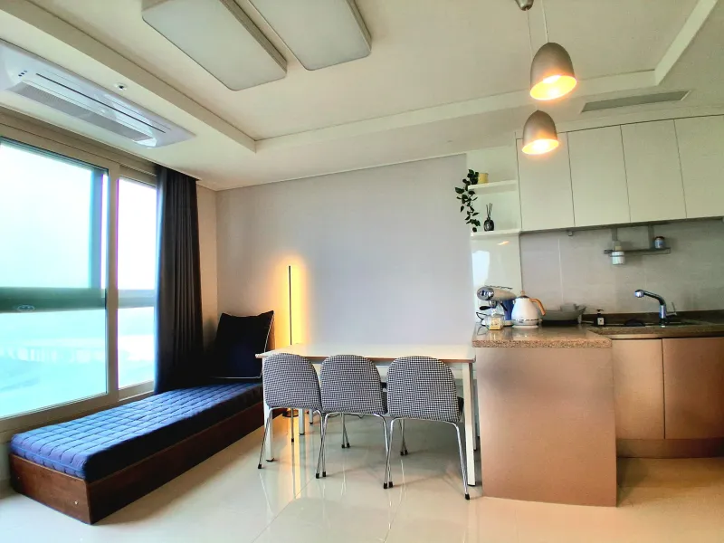 [Yeonsu, Incheon] Songdo Skyview Fully Furnished Accommodation for 8 People. 5-Minute Walk to Subway. Free Parking 10