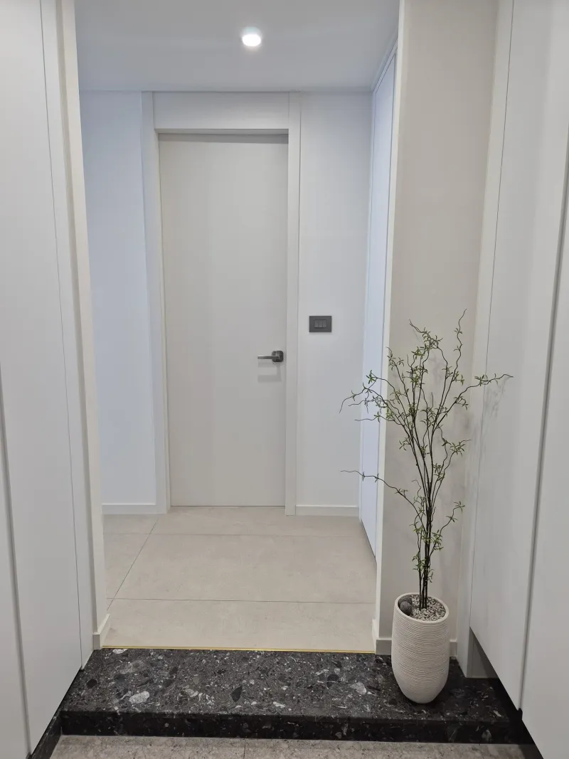 [Haeundae, Busan] 14th Floor, New Building, 3-Minute Walk to Haeundae Beach (Partial Ocean View) 14