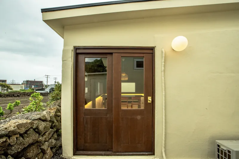 [Gujwa, Jeju] 7-minute walk to Sehwa Beach, private house #3Rooms #HomeCafe #Playroom #Jacuzzi #BBQ 47