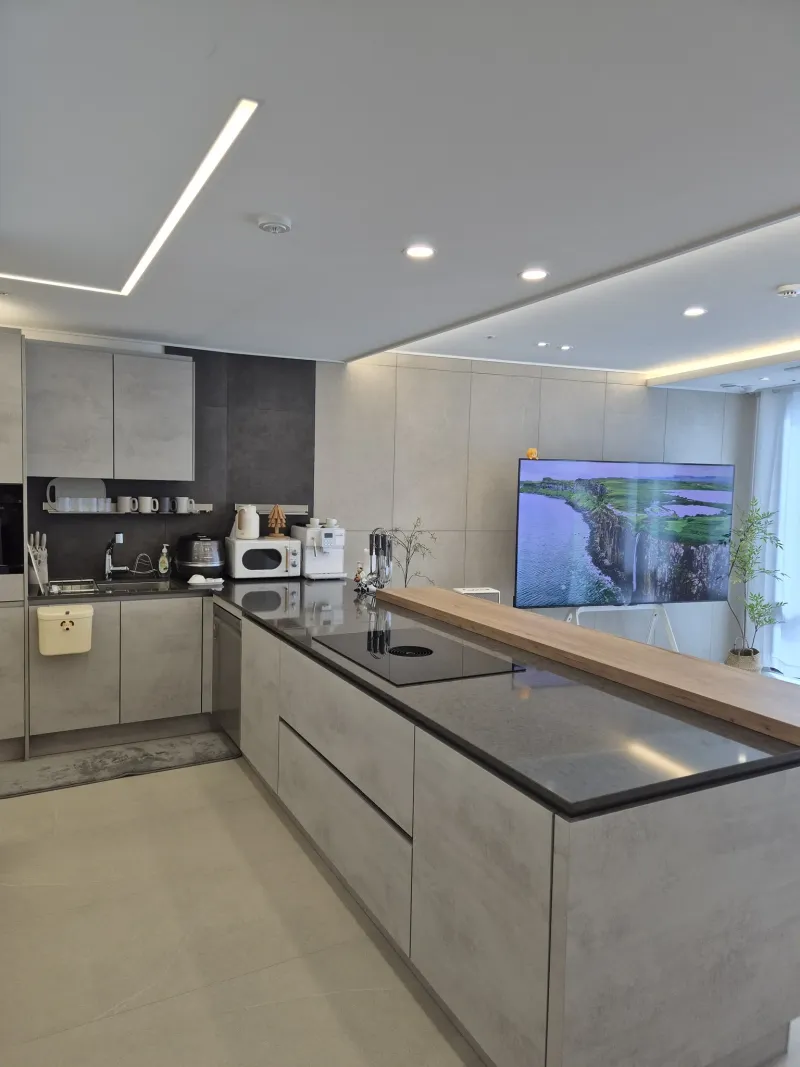 [Haeundae, Busan] 14th Floor, New Building, 3-Minute Walk to Haeundae Beach (Partial Ocean View) 11