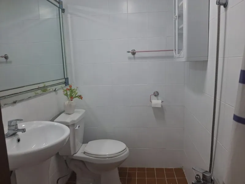 [Jongno, Seoul] Hyehwa Station. 5 minutes from Seoul National University Hospital. Semi-basement 5