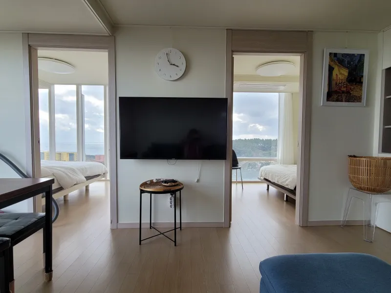 [Jungmun-dong, Seogwipo] Jungmun Ocean, Top Floor, Two Rooms, 1 Queen Bed, 1 Super Single, Ocean View, Suite Room 49