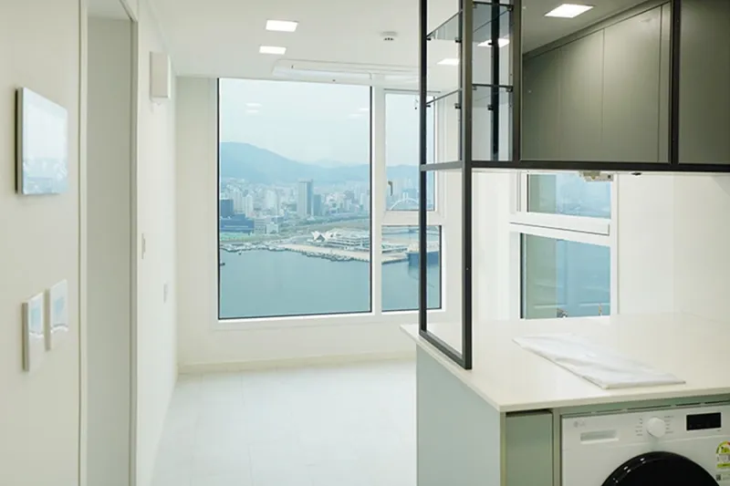[Yeongdo, Busan] Ocean View Suite (2-Room Type) 4