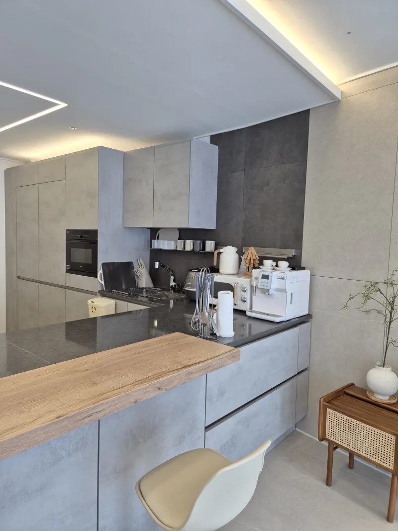 [Haeundae, Busan] 14th Floor, New Building, 3-Minute Walk to Haeundae Beach (Partial Ocean View) 16