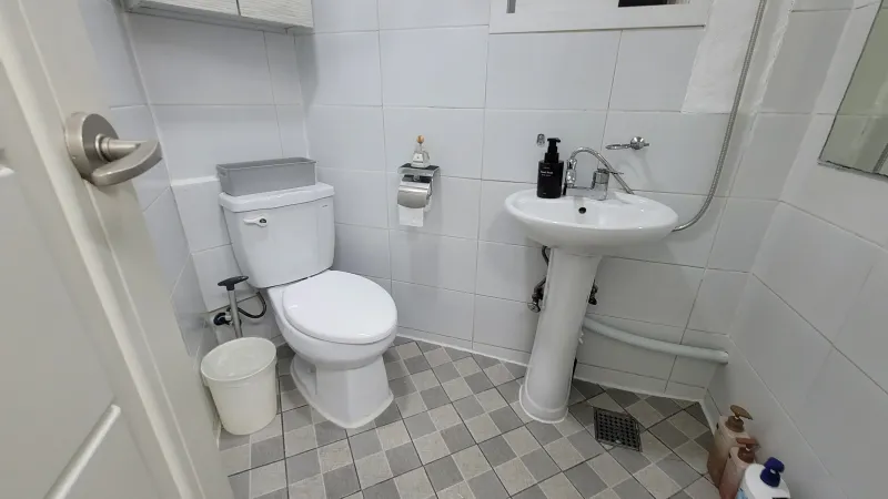 [Seo-gu, Busan] Near Pusan National University Hospital, Nampo-dong, near Jagalchi Market, 5 minutes from Toseong Station 7