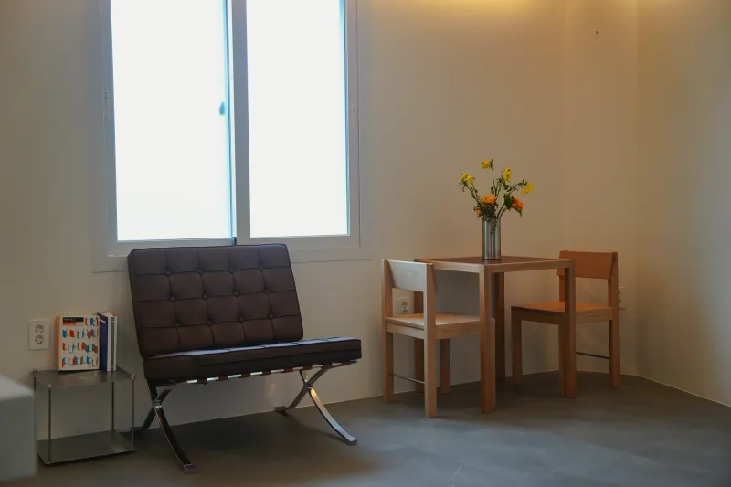 [제주 삼도이동] 고즈넉한 제주 원도심에 있는 단순한 205 9
