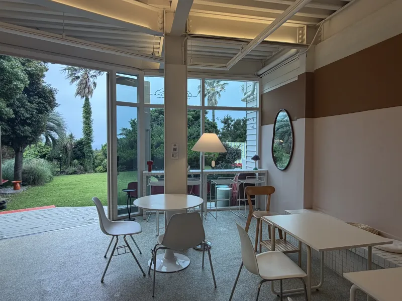 [Saekdal-dong, Seogwipo] South-facing floor-to-ceiling windows with ocean view, dedicated fenced dog playground, Building B, 3rd floor, Two-room 62