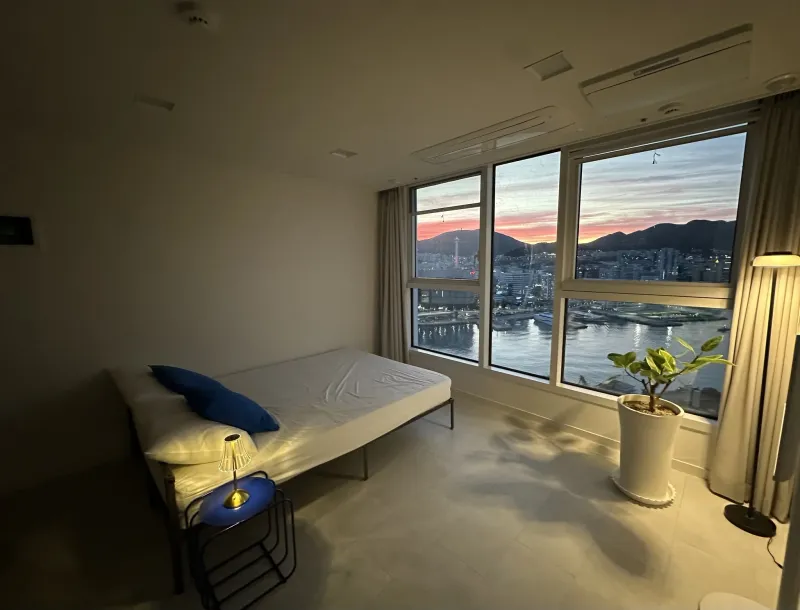 [Yeongdo, Busan][Opening Special] High-floor Ocean View, 1 Minute from Busan Station/Momos Coffee 2