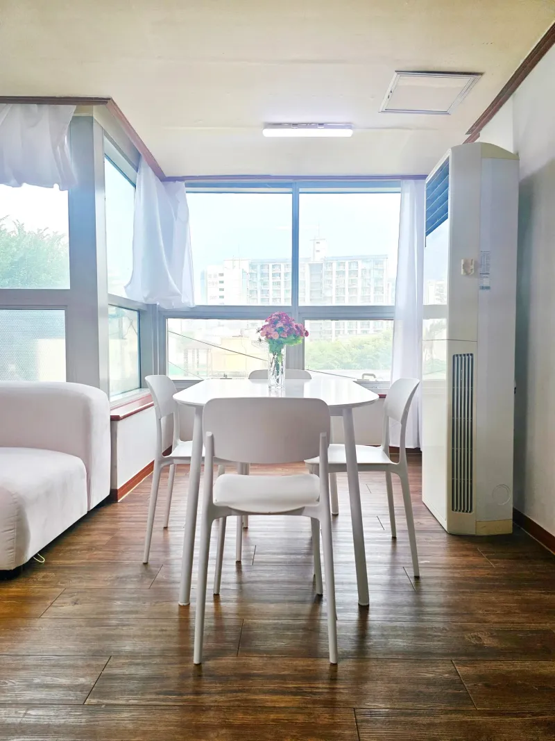 [Anyang] 2 minutes from Beomgye Station, 2 queen beds, free parking 9