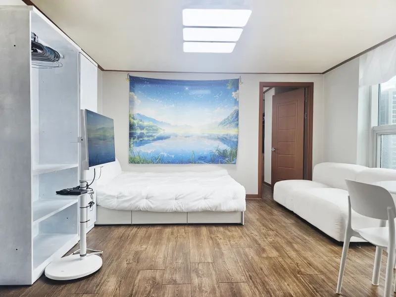 [Anyang] 2 minutes from Beomgye Station, 2 queen beds, free parking 18