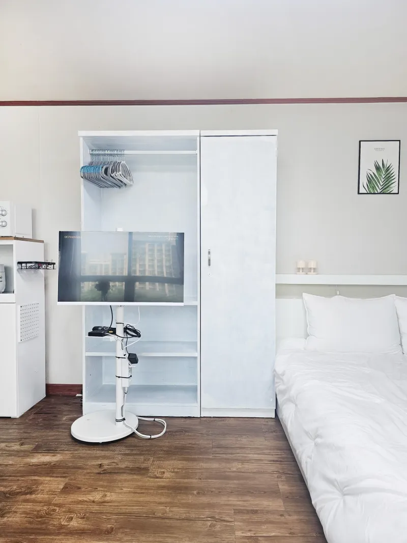 [Anyang] 2 minutes from Beomgye Station, 2 queen beds, free parking 12