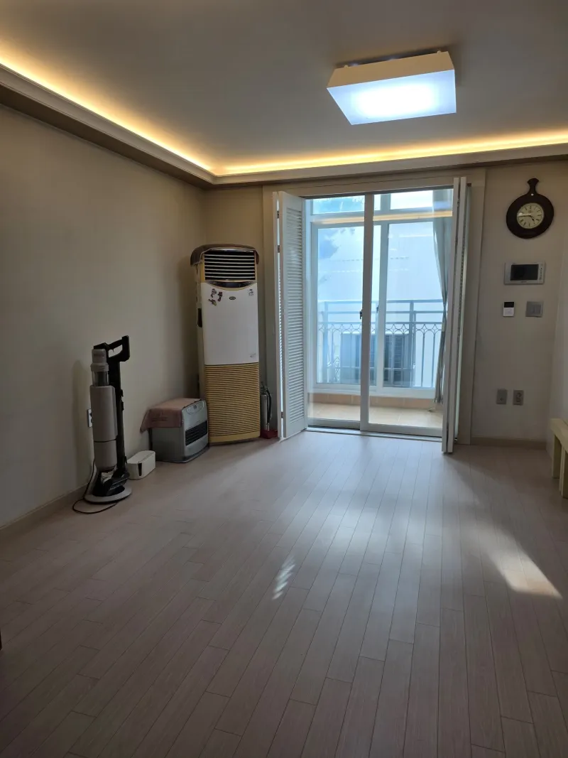 [Seocho, Seoul] Moving/Interior Blank. Business Trips and Travelers 18
