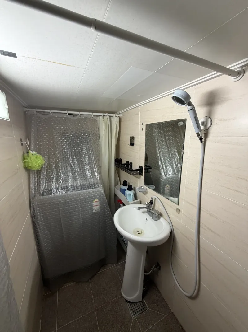 [Mapo, Seoul] Fully Furnished Two-Room Apartment, 3-Minute Walk from Yeontral Park and Hongik Univ. Station 12