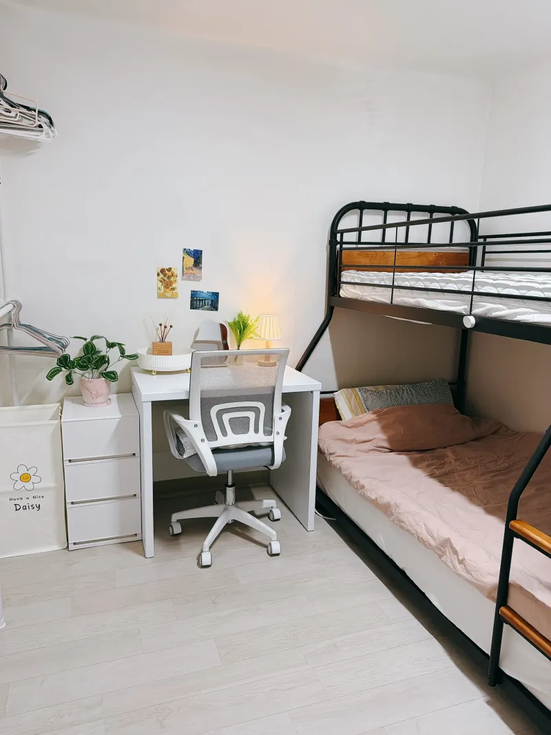 [Dongdaemun, Seoul] Hankuk University of Foreign Studies & Kyung Hee University Women-Only Share House 3