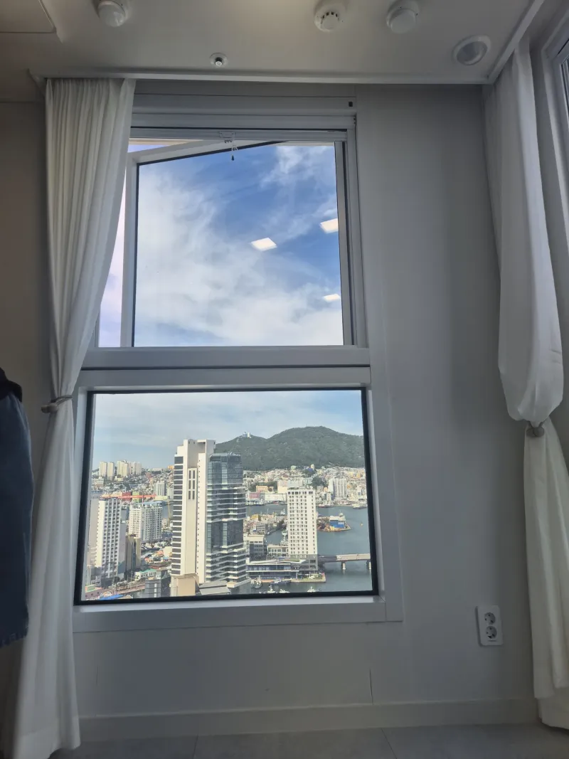 [부산 영도] 퀸즈W 북항 파노라마뷰 오피스텔 11
