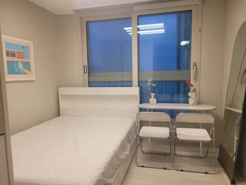 [Bucheon] 1-minute walk from Sinjungdong Station, free parking available 2