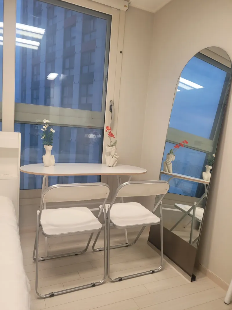 [Bucheon] 1-minute walk from Sinjungdong Station, free parking available 8